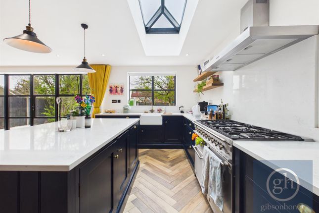 16, Whiteheath Avenue, Ruislip photo 3