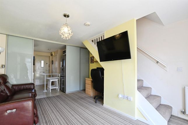 43, Woodheys Park, Hull photo 3