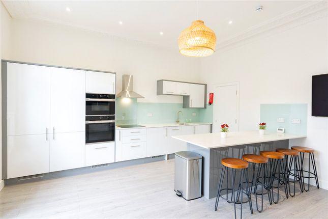 Garden Flat, 12, Clifton Park Road, Bristol photo 5