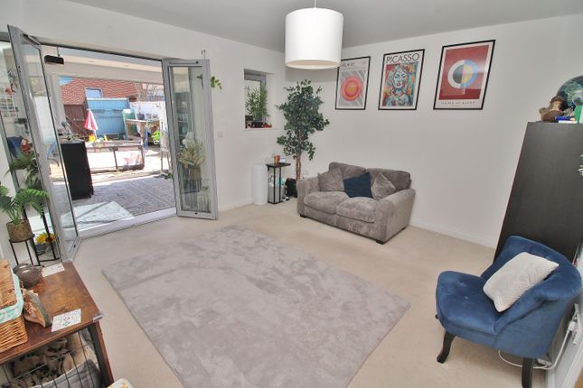 2 Grace Cottages, Staunton Road, Havant photo 4