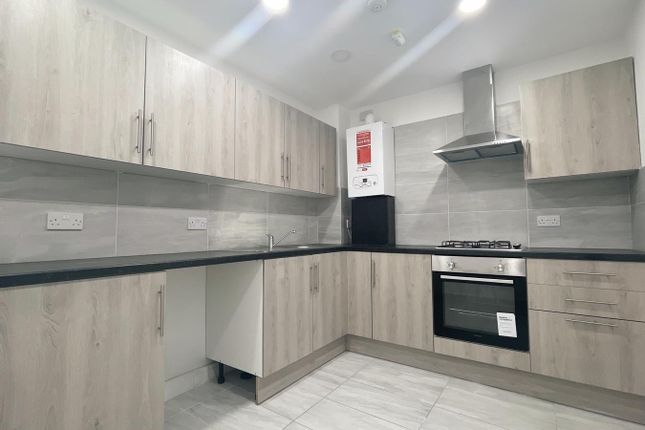 Property to rent in Farnham Road, Slough