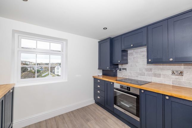 Flat 4, 12, Marine Gardens, Margate photo 3