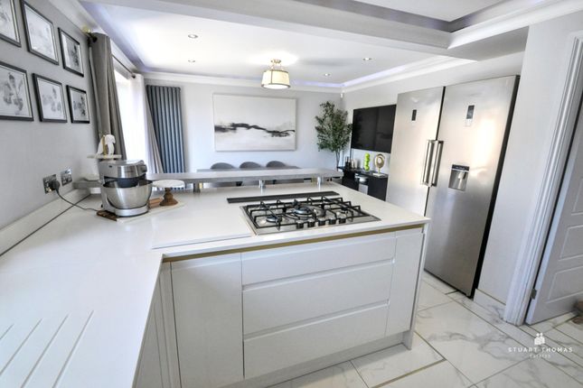 5, Overton Close, Benfleet photo 3