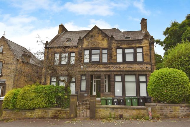 Flat to rent in Trinity Street, Greenhead Park, Huddersfield