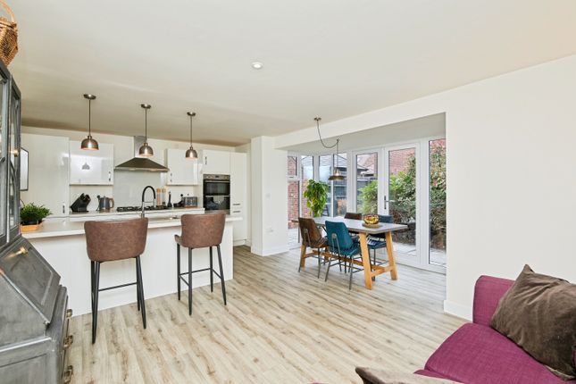 6, Hargate Lane, Newton Solney photo 3