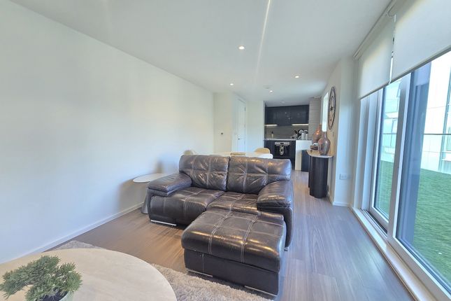 16, Lux Apartment, London photo 4
