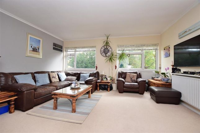 Town house for sale in Yorke Gardens, Reigate, Surrey