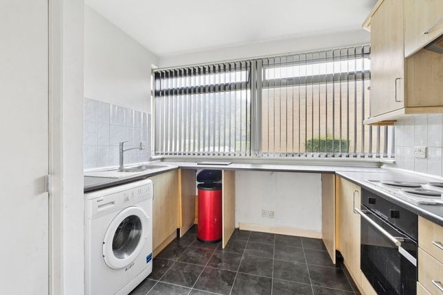 83 Iris Court, Nursery Road, Pinner photo 3