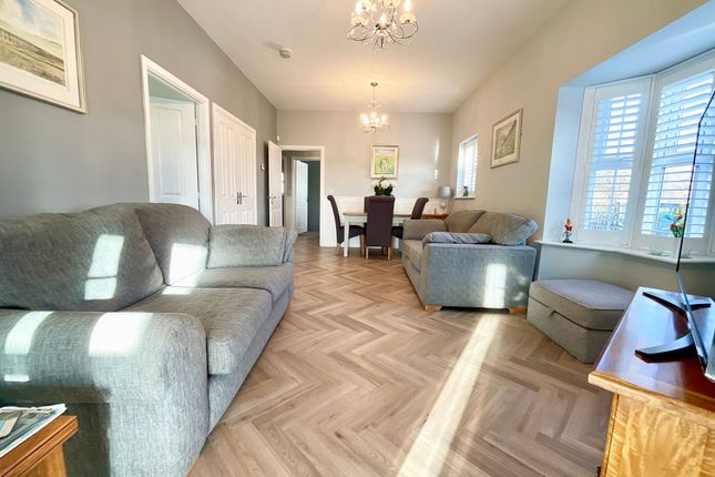 16 Fieldside Close, Scarborough photo 2