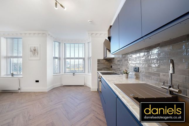 Flat 2, 25, Scrubs Lane, London photo 3