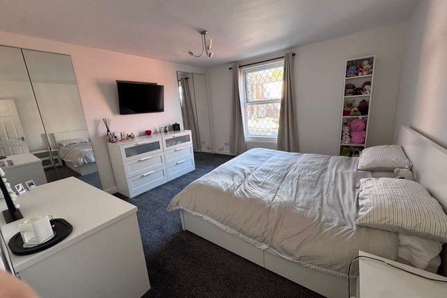 9, 9, North Street, Royton photo 3