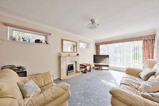 47, Springwood Gardens, Nottingham photo 5