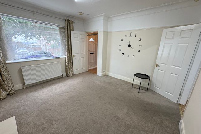 33, Watty Hall Road, Bradford photo 2