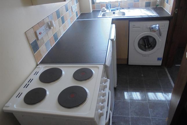 16, Tilbury View, Leeds photo 3