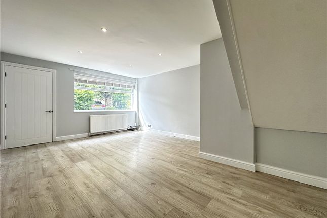 11, Birkdale Green, West Yorkshire photo 2
