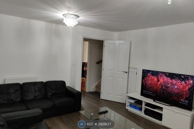 Holt Avenue, Brooklands, Milton Keynes photo 3