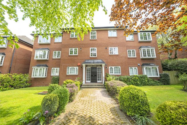 Flat for sale in 17 Hadleigh Court, Shadwell Lane, Leeds, West Yorkshire
