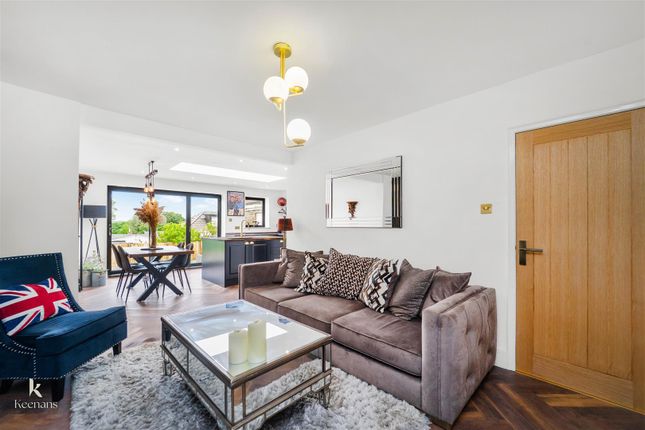 5, Queens Drive, Oswaldtwistle photo 2