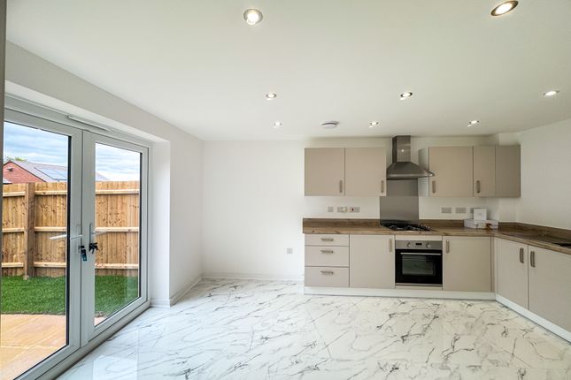 52 William Onions Grove, Telford photo 4