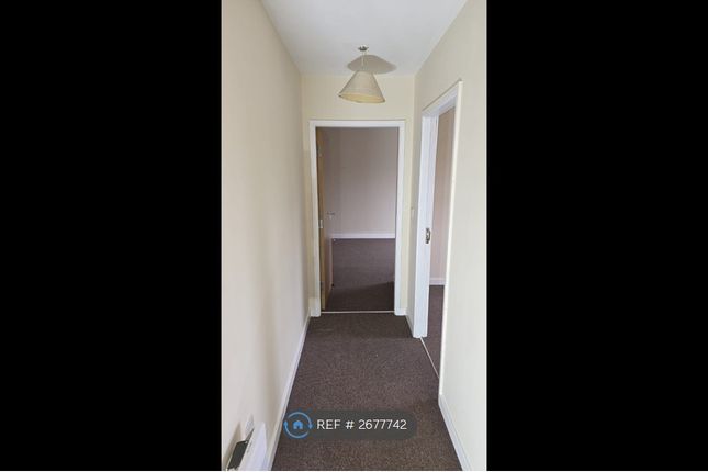 Flat, Siding Court Guest St, Widnes photo 4