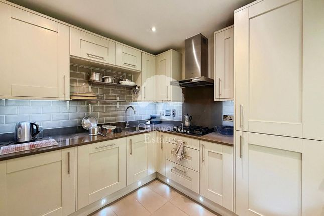 33, Moorland Way, Maidenhead photo 2