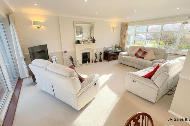 15, Broadfields, Goffs Oak Waltham Cross photo 4