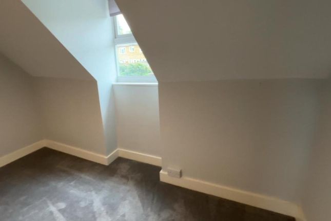 Grovehill Road, Redhill photo 5