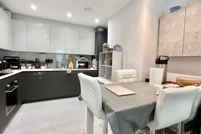 Flat to rent in New Stratford Works, Prospect Row, Stratford