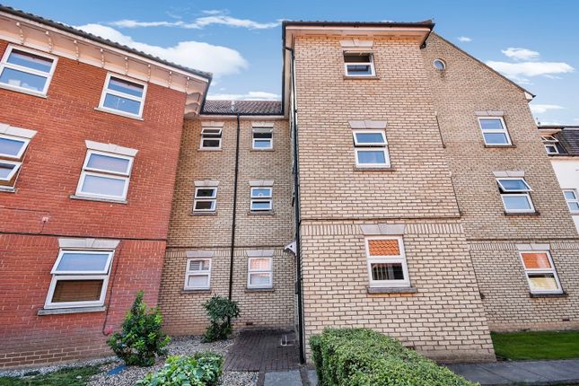 Flat for sale in Tallow Gate, South Woodham Ferrers, Chelmsford
