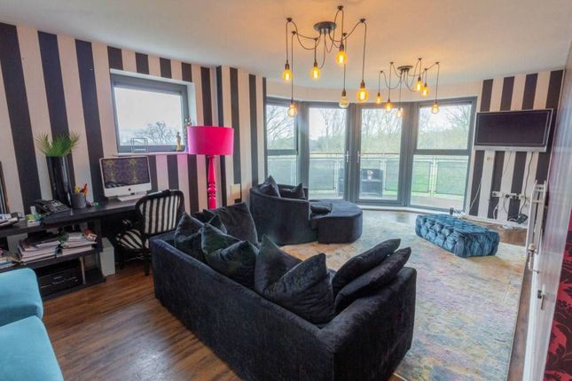 Thumbnail Flat for sale in Bush House, Shooters Hill, London
