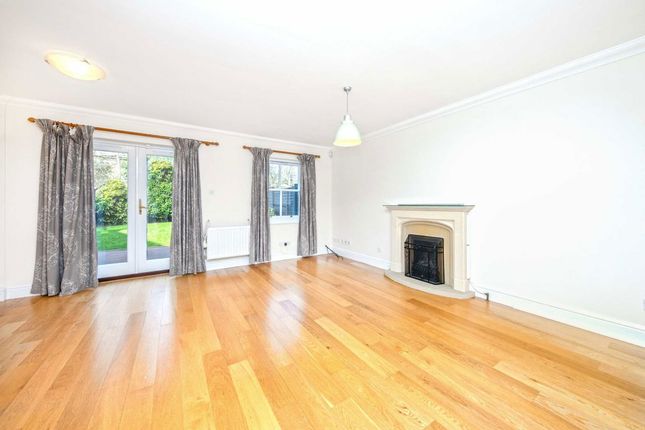 87, Admiralty Way, Teddington photo 2