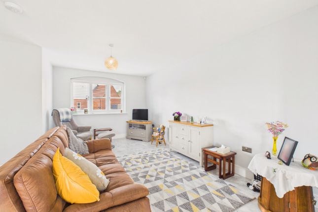 14 Pymhurst Crescent, Wawne, East Riding of Yorkshire photo 2