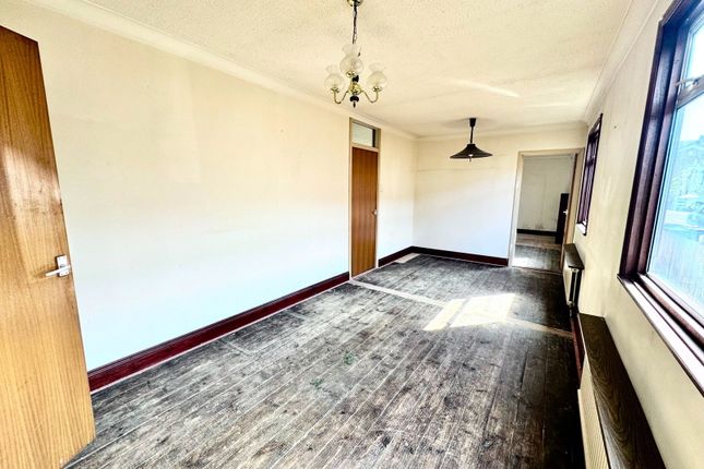 8, Cliff Gardens, Sheerness photo 2