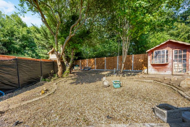 107, Pomander Crescent, Milton Keynes photo 3