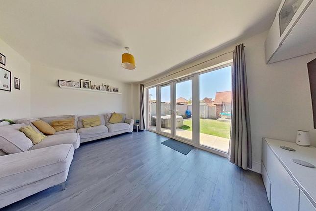 170, Sidney Grove, Herne Bay photo 2