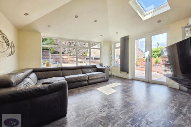 98, Langley Lane, Baildon photo 3