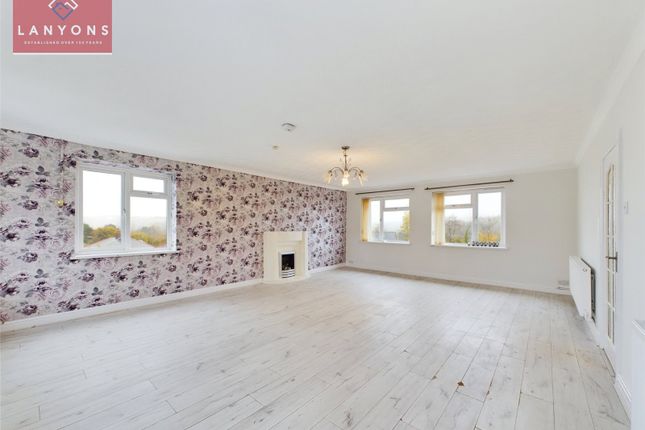Flat Floor Flat Above PS Stores,, Bryngolau, Porth photo 2
