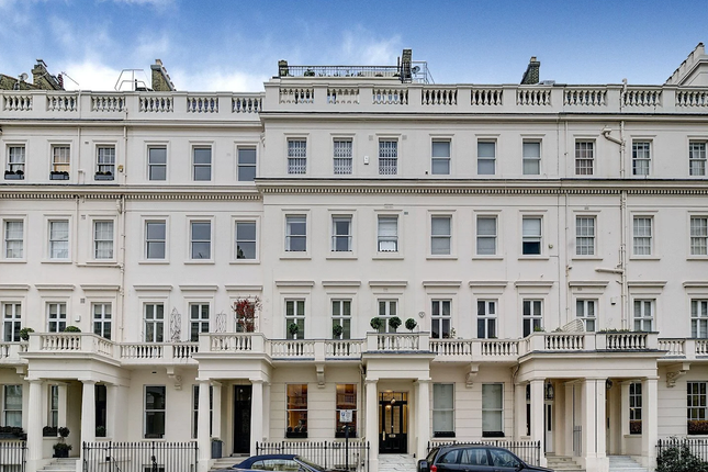 Thumbnail Flat for sale in Eaton Place, London