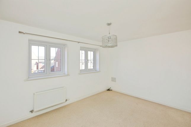 94, Hope Way, Swadlincote photo 4