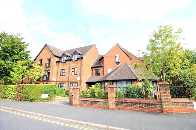 Thumbnail Property for sale in Pinewood Court, Fleet, Hampshire