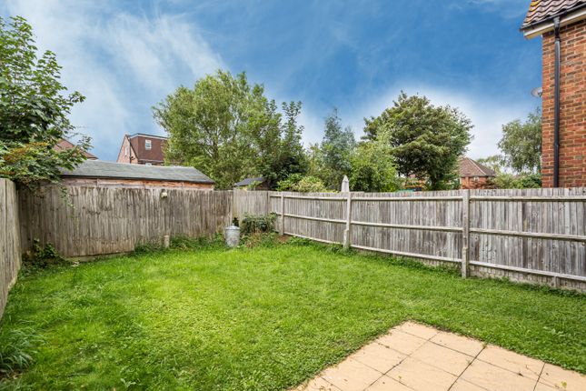 4, Langford Close, St. Albans photo 4