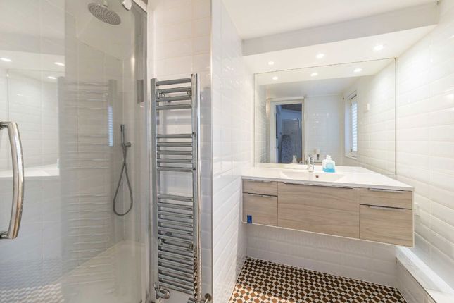 Flat 1, 126, Westbourne Grove, London photo 4