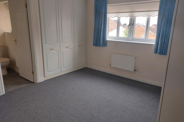 Bedroom1.Jpg