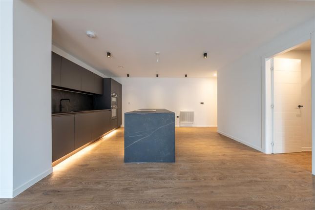 Apt 16, Canal Wharf House, 15 Blantyre Street, Manchester photo 4