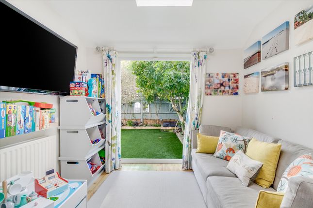Thumbnail Terraced house for sale in Vernon Road, East Sheen