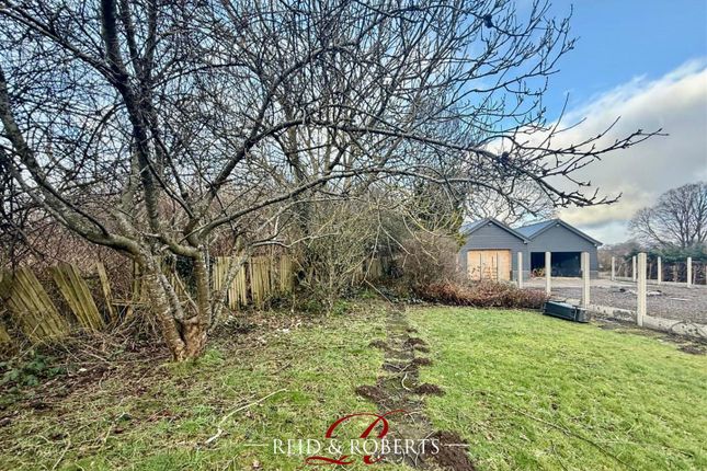 Oaklyn, Fagl Lane, Wrexham photo 4