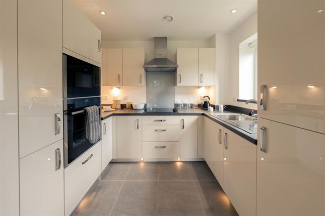 654333, Reading Road, Henley-On-Thames photo 2