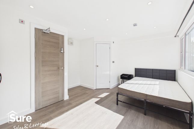 Room 4 - 14 The Wye, Hemel Hempstead, Hertfordshire photo 2