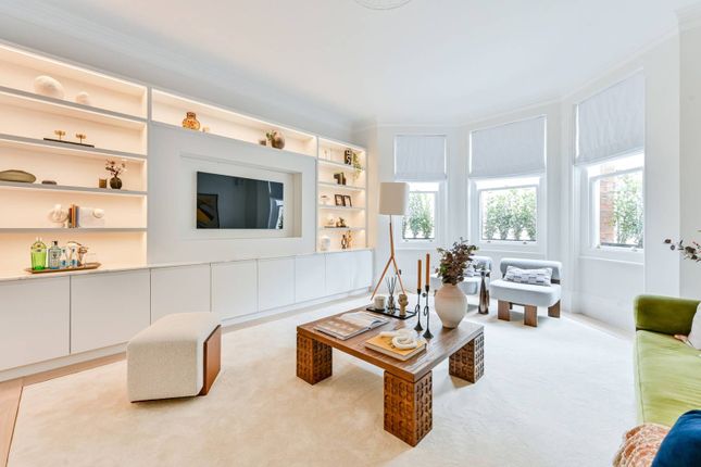 Flat for sale in Ashley Gardens, Victoria, London