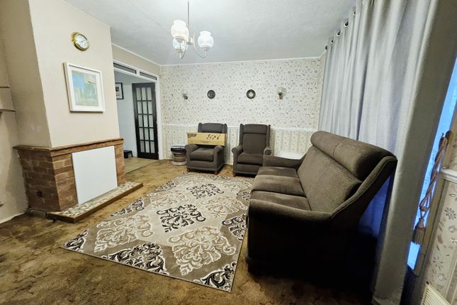 3 Bed End Terrace To Rent Stratford Close, Dagenham Rm10